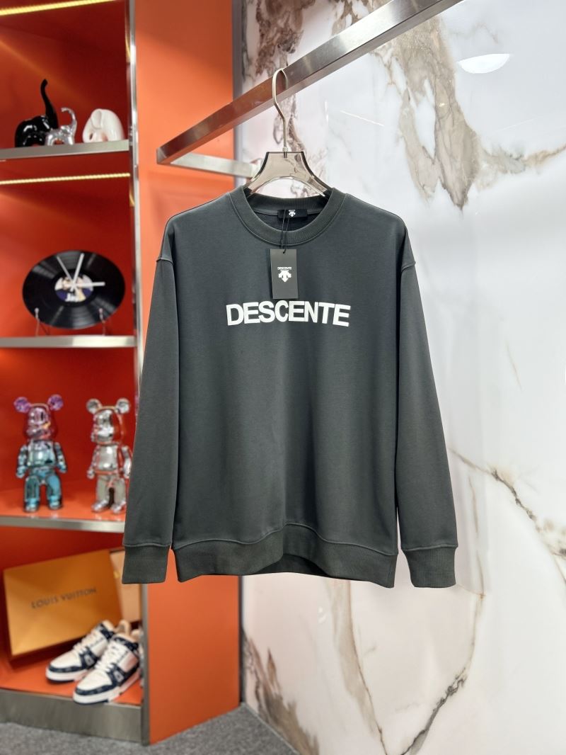 Descente Hoodies